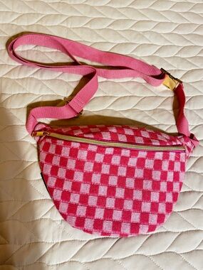 Pink Checkered Crossbody Belt Bag - Women's Casual Crossbody